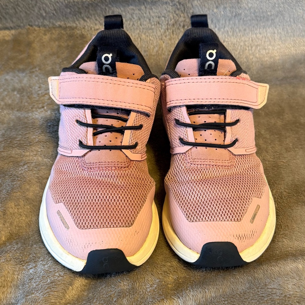 On Cloud Play youth sneakers size 12